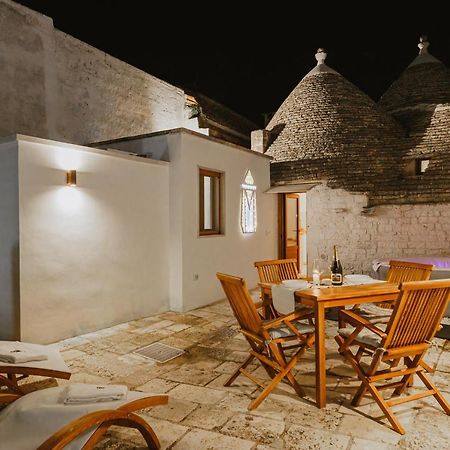 Milestones Modern Suite Trullo Jacuzzi Spa & Relax ألبيروبيللو المظهر الخارجي الصورة
