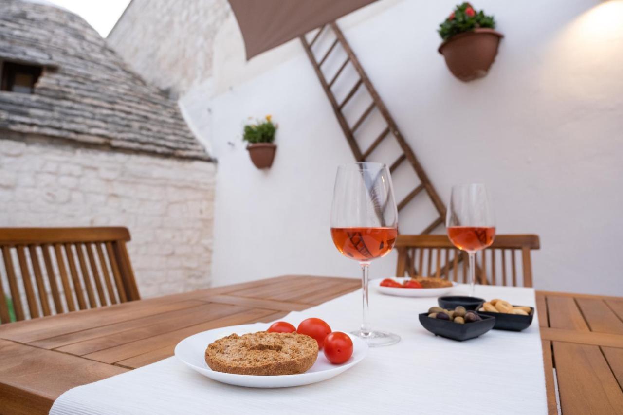 Milestones Modern Suite Trullo Jacuzzi Spa & Relax ألبيروبيللو المظهر الخارجي الصورة