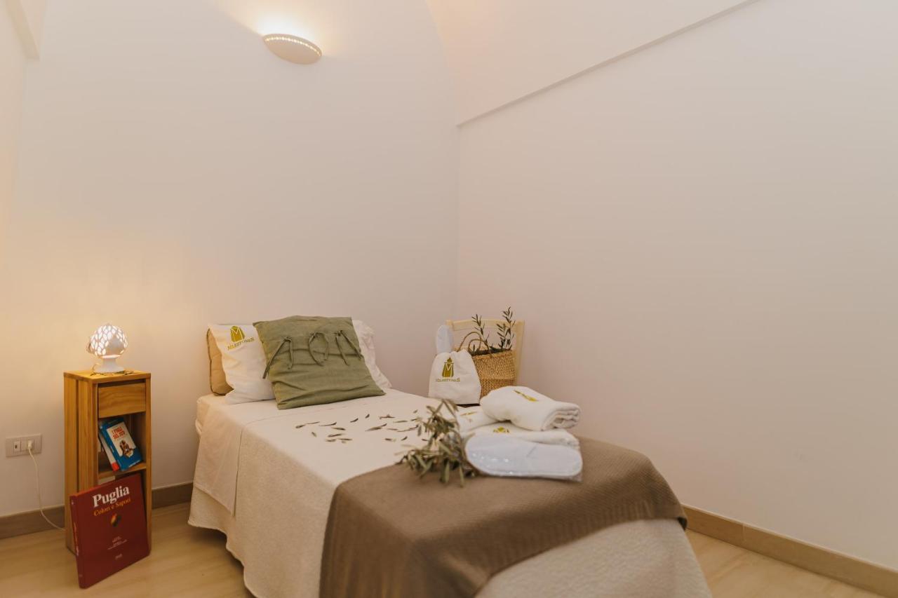 Milestones Modern Suite Trullo Jacuzzi Spa & Relax ألبيروبيللو المظهر الخارجي الصورة