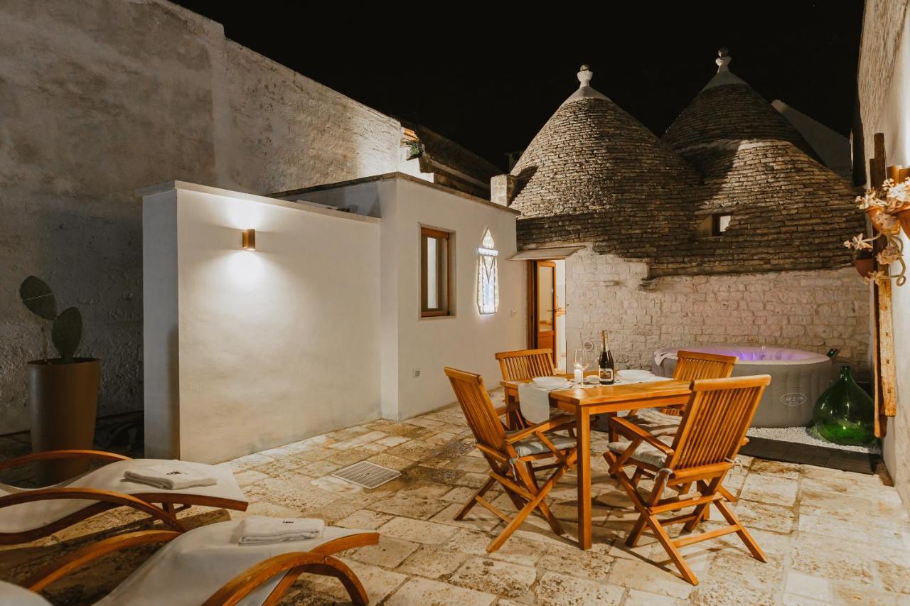 Milestones Modern Suite Trullo Jacuzzi Spa & Relax ألبيروبيللو المظهر الخارجي الصورة